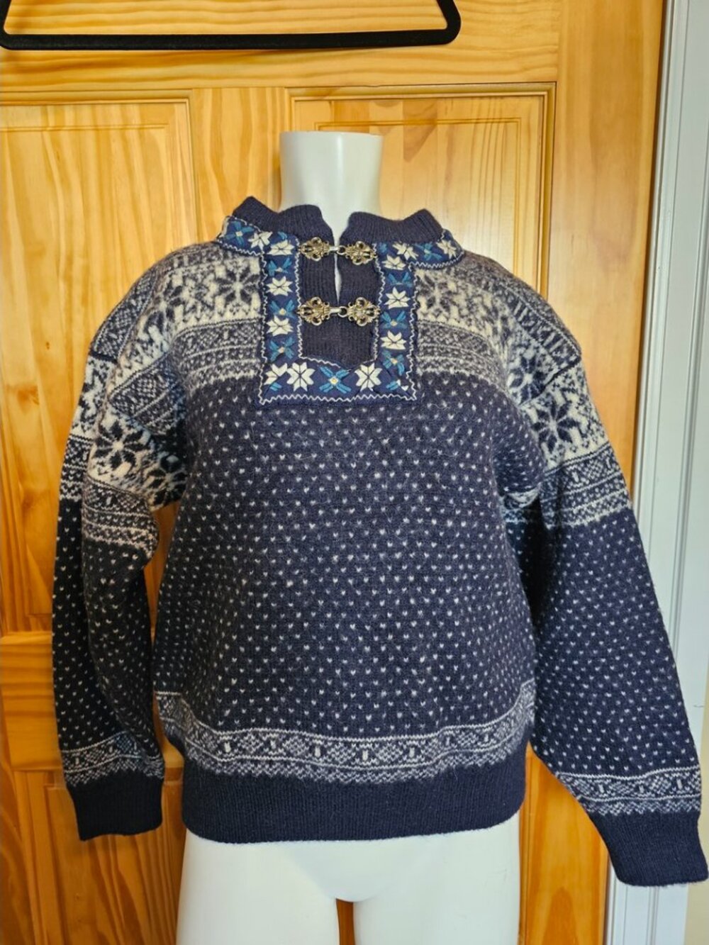 💙 57. Christiania Sweaters Women's Size Small Pure New Wool Sweater